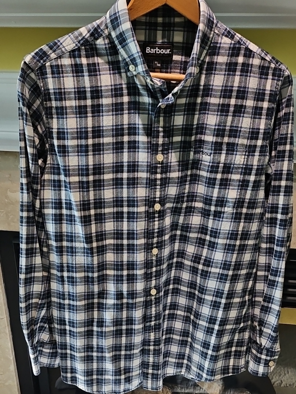 Barbour Men's Plaid Buttondown Small